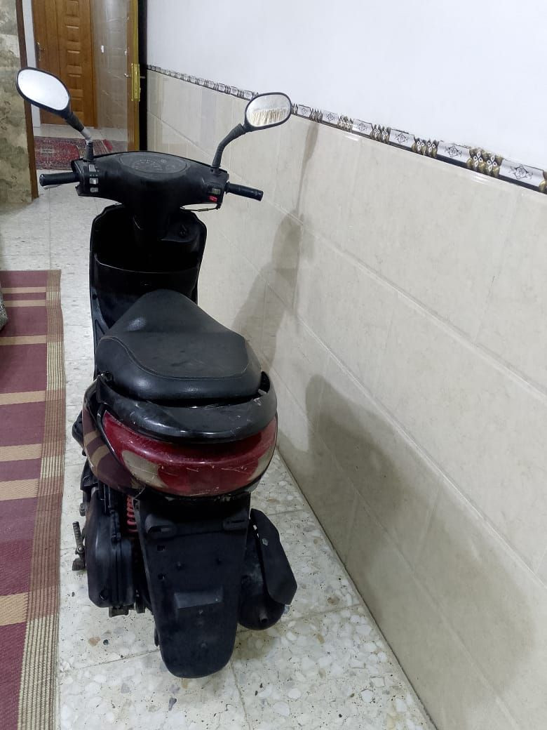 دراجه بريز ابلاديه كلها َمكينتها حيل ناعمه سلف هندر كهربائيات كلها شغاله اوراقها كامله السعر 450 العنوان الشعب التلفون ***********
