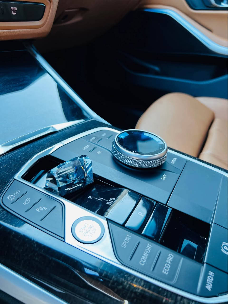 ‏ BMW M340i (luxury)
ستیج 1 شوتە + داون پایپ
مودیل 2024
ماشية// 28 الف ميل
محرك// 6 سلندر B58
***********
ملاحظة// 1 قطع صبغ ( بونت و شبر بصیط جاملخ سایق) مابی دواخل بشرط
ارباك طاك و راجع سيستم بلادي
سیارة بل باکیت 
سيارة صفر مسج كفالة  كلشي من گير و محرك و كهرابائيات

📍مكان سيارة سلیمانی 

💰سعر 368 ورقة و بي مجال بسيط للشراي
***********
مواصفات ⬇️
خمسة کامیرات
داخل مشمشی بلادی 
لایتات لیزر بلادی 
اوتو ستارت ستوپ 
وایرلیس جارج 
كيج الكتروني 
سلايد
رادار ٣٦٠ درجة

دشبول  و بيبان Ambid Light

‎حساسات  امامي و خلفي
بريك كهربائي 
وضعية قيادة (Ecopro-Comfort-Sport) السليمانية, العراق
