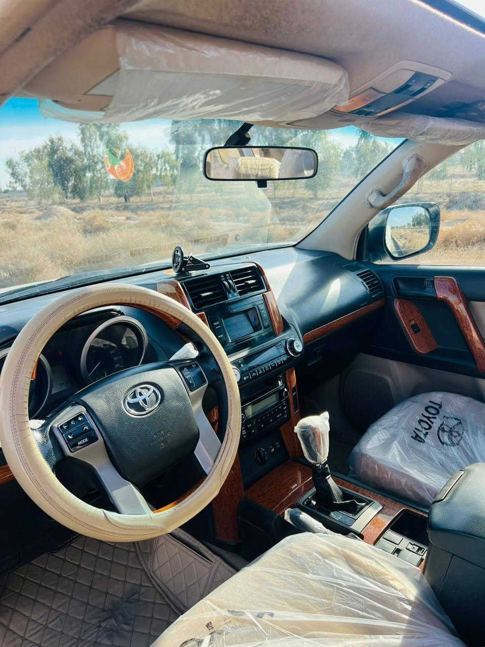 تويوتا برادو موديل 2013
     •خليجي 
 • وارد كويتي
 • دبل تانكي
 • هوك بلادي
 • داخلية السيارة صاج
 • سنوية جديدة
 • الممشى: 305,000 كم

الحالة:
 • السيارة مكفولة من كل شيء
 • ملاحظة بسيطة جداً: بارد صغير بحجم إصبعين في الجاملغ الأمامي فوق التاير
 • لا يوجد أي صبغ نهائياً – السيارة نظيفة
 • كير المحرك مكفول

 رقم الاتصال:
***********
مكان السيارة : ديالى بلدروز
