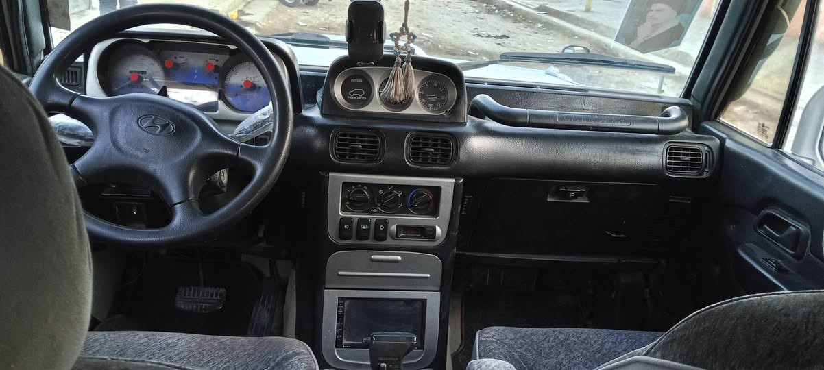 سلام عليكم سياره كالوبر للبيع كير ومكينه ففتي 2500سياره صدر امامي خلفي جديد مكينه وكير صار شهر من شاده حاويه رقم بغداد انكليزي مديل 96بسمي المايعجبه المنشور يعبر وكلشي موجود بسوك مكاني بغداد مدينه الصدر سعر 70وبيه مجال ***********
