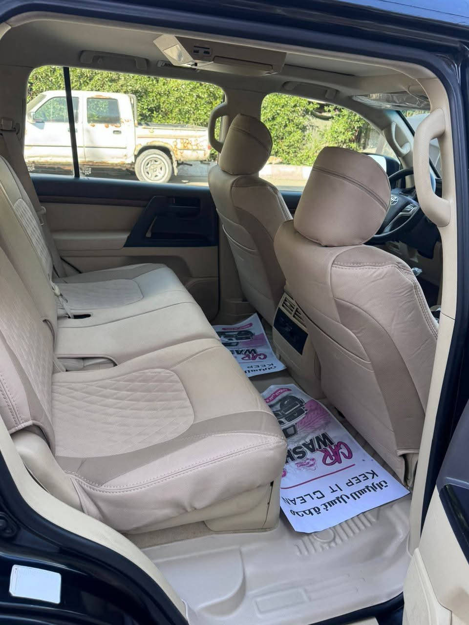 سلام عليكم لاندكروز موديل 2017 ماشيه 135بريم اصلي ام difdi فول مواصفات عنواني بغداد رقم *********** السعر 《440وبيها مجال
