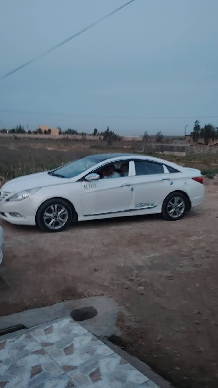 سوناته 11خليجي بني راما
مكفوله كفاله عامه ماعدا شبر بارد والسونار موجود
السعر ١٢٠
ماشيه ٢٤٤ وقابله لزياده
محرك ٢٤٠٠ مامفتوح +الكير
رقم ***********
العنوان صلاح الدين قضاء الدجيل
