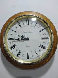 ساعة حايطة • انكليزي • بطارية