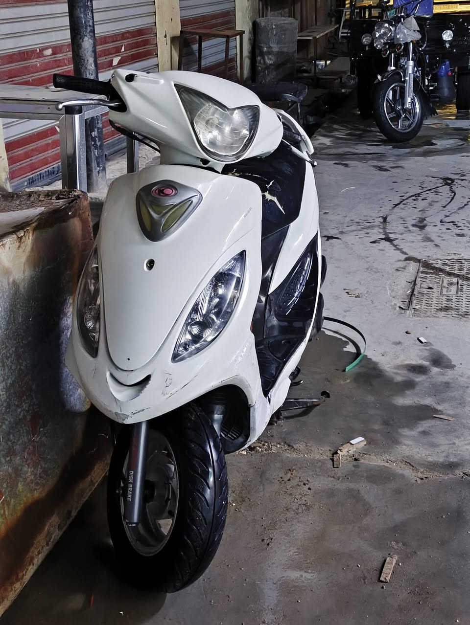 السلام عليكم درجة كامكو لبيع مديل 2013 مكينه رمبه توني شاده مكفوله كفالة عامه الشراي  ***********
