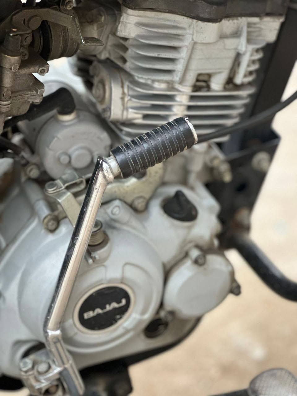 سلام عليكم بوكسر موديل 17 مرقم ديالى باقي بس لوحات سنويه تحويل ثاني يوم مكاني بغداد المنصور ابو جعفر 
مجفت مره وحده قبل أربع سنوات مجفت بشرط تجي تأخذ تراي إذا مو معدل فوك 100 مقبول تجي تفحص محرك وتاخذها وين ميعجبك السعر خاص والي مو شراي لتجي تعبني فدوه اروحلك رقمي هذه بي واتساب ومتواجد على الخط سيم كارت ***********
