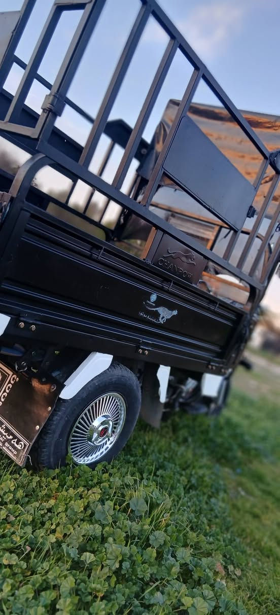 السلام عليكم ستوته للبيع اي  عيب ما بيه كهربائيات شغاله  ركبه شرط محرك شرط موديل2023 السعر مليون و 350 وبي مجال بسيط عنواني كركوك  اخوان عالخاص ما اجاوب .وهذا رقمي***********
