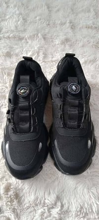 حذاء سيڨتي • قياس ٤٠ • توصيل