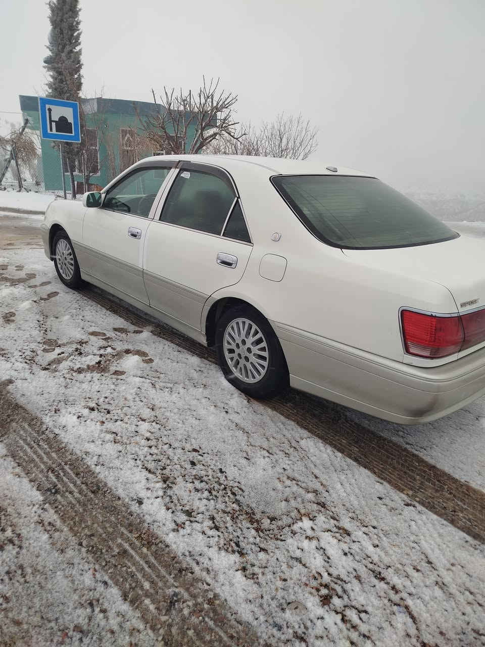 ماشەڵا لەماڵی هەموو لایەک
مەلیکە مووس دووڕەنگی مۆزی
2002دوو دووگمەی پەردە
چوارکوشن کارەبا ناوزەرد
داشبووڵ نەجەف مەکینە 171دیفۆڕی بچوک
بێ بۆیاخی عێراق و ئەورووپا
بەس شووێن مووسەکانی بۆیاخە
بێ چاڵ بێ شووخوت
تایەو ویلی لۆک 
چوار دەبڵی سپۆڕتی لەژێرایە
بەدڵی خۆت بەرزو نزمی دەکەی 
بەشەرتی گێڕ و مەکینە 
تەبرید سارد وگەرمی مەزبووت
برێک مەزبووت
لەگەڵ ڕێزم زانیاریم هەمووی نوسیووە
***********
