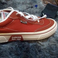 رجالي • مقاس ٤٢ • مع توصيل