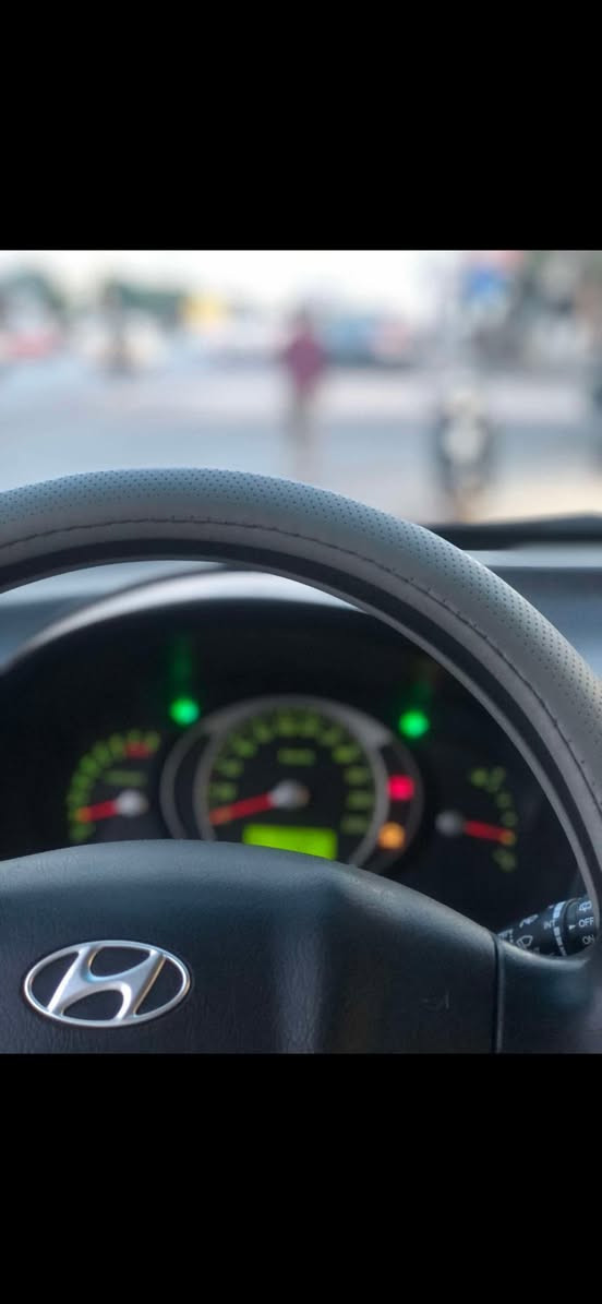 توكسان 2009 خليجي 
محرك 2000 المرغوب 
سياره ماشيه153 الف 
داخل جلد سياره كامله مابيه نقص 
تدفئه وتبريد شغال 
تخم تاير قبل سبوع شاده 
اذان محرك  جدد 4 دبلات جددوكعت شجره عله صفح السايق باب الخلفي عل تكمه  ومصلحيه  ومصبوغه  بيه قطع أبيعك عام   سياره ماعيزه كلشي 
السعر 100 وبيه مجال  مكان السياره كركوك ***********
