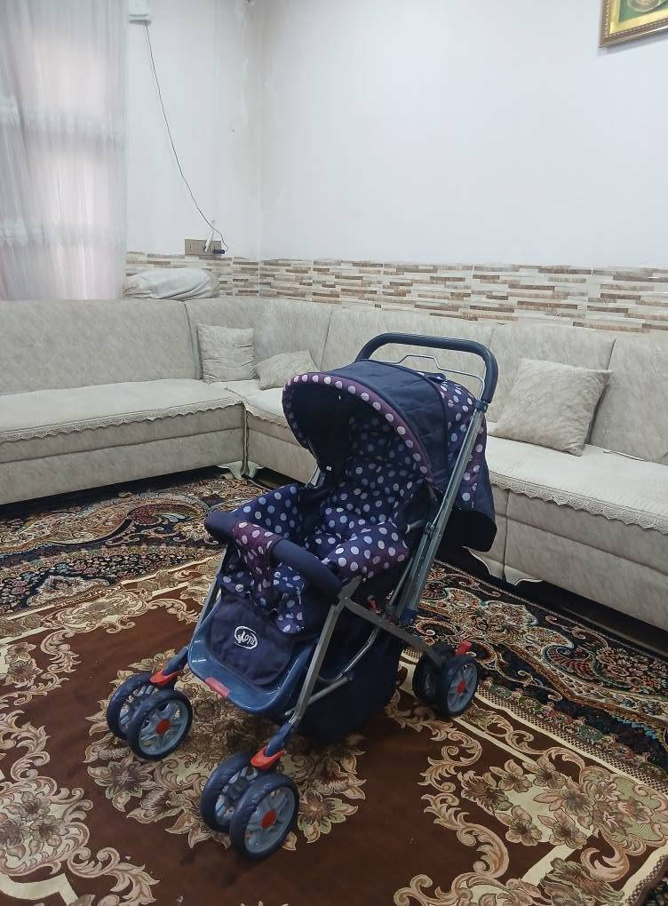 عارەبانەی مناڵان  8 تاییە زۆر تازە و بێعەیبە
 قایشی بەستنەوەی هەیە
، بجوک ئەکرێتەوە بۆناوسەیارە، کورسیەکەی پاڵ ئەخرێ بۆخەوتن ، دەسکەکەی یەتەپێشەوەڕوت لەمناڵەکەت  بێت
ژێری پێوەیە بۆشت هەڵگرتن
زۆر تۆکمەیە و زۆر مەزبوتە  
سعریشی زۆر گونجاوە قفڵی 35 هەزارە بێ معامەلە
سلێمانی گەیاندنیش هەیە*********** السليمانية, العراق
