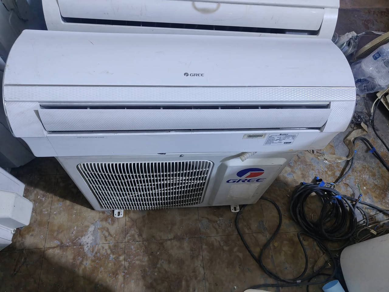 سبالت لبيع كلهن شرط الشغل وعلى الضمان عندي من طن إلى 3طن كلمن وسعره عنوان بغداد الشعب شارع الصحه ***********
