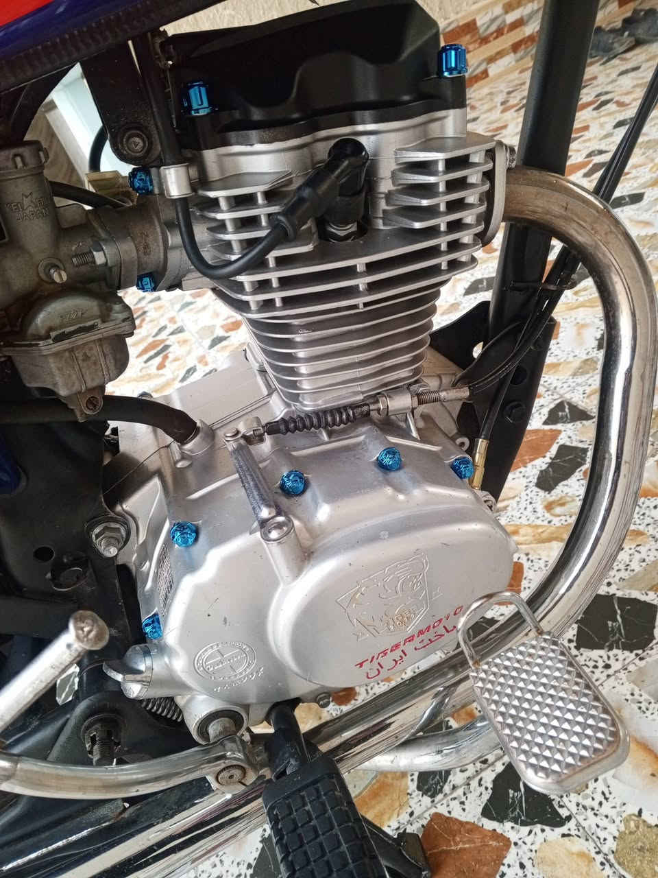 يا الله دراجه تايكر 4 كير موديل 2022مكمرك ومسحوب واجهيه دراجة مال جناي ربع ماتحط  عليه السعر 650وبي مجال للشراي ولمو شراي لا يعلق ويكسر بحلال العالم مكاني الرمادي هذه رقمي للتواصل ***********متواجد عل خاص
