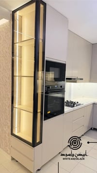 عندما يجتمع الاتقان والجمال !   اليكم مطبخ بطابع فاخر بتصميم يناسب ويت...