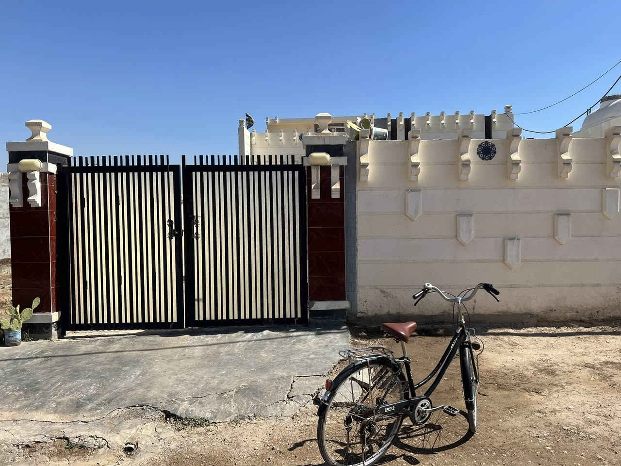 يا الله اللهم صلي ع محمد وال محمد 

دار للبيع المساحه ٣٠٠متر  زراعي قرب بيت حمود العوين  

كامل منً كلشي ع آخر  لاستفسار تصال ع رقم ***********
