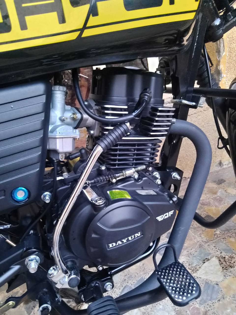 ألسلام عليكم شباب 
دراجه دايون موديل 25 
نازله بشهر ال12
على وضع الشركه رقم أنگليزي سليمانيه 
للأستفسار ألاتصال على الرقم 
***********
