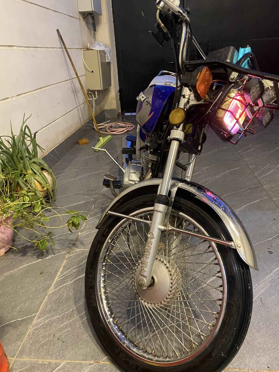 سلام عليكم دراجه للبيع تايكر موديل2020 مفتوح امبدل ولفات بس سعر 325وبي مجال ناقصه بس بك لايت 
مكان تكريت رقم *********** متواجد عل خاص 👍🏿
