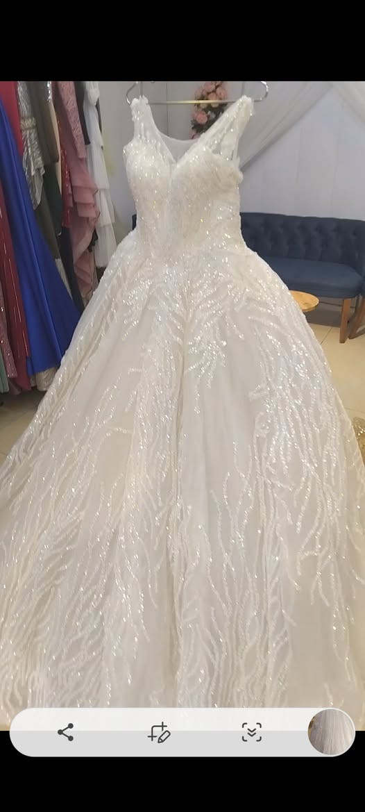 السلام عليكم 
لبيع بدلات مستعمل نظيف قطعه ع 25
واتساب ***********
