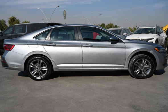 للبيع فقط
VW JETTA SE 2024 
فولكسواكن جيتا 2024 

⚙️ محرك 4 سلندر 1.5L توربو 

◽نظام دخول ذكي 
◽كشنات تدفئة
◽نظام تحذير مغادرة المسار 
◽نظام محافظة ع المسار 
◽نظام نقطة عمياء 
◽نظام تنبيه حركة المرور الخلفية 
◽فرملة طوارئ تلقائية 

ماشية 25 ألف فقط ✅

مكان السيارة أربيل شارع 100

السعر 14.800💲 

للإستفسار 
*********** إتصال أو واتساب 

#فولكسواكن #للبيع
