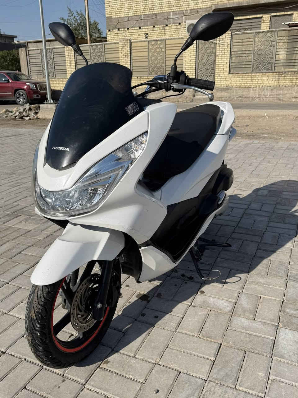 السلام عليكم دراجة pcx جيل 2 ثاني ياباني  دراجة ماخذها رمبه الدراجه وعلى ايدي بس جديدة ماشية 33 بعدهي بجيس درنفيس مامحطوط عليهة مكينة خرسة حجم 125 حساس ستان تدفئة ستيرن  بانزين كلة محسن ودهن كلة موتل شرط سعر الدراجة 16$ بيهة مجال  عنوان بغداد حي أور بل 600 هـ***********
