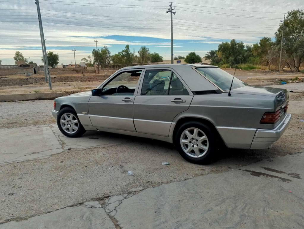 190 طيارين رقم أربيل إنكليزي، مكينة وكير مكفولات، تبريد شغال، كير عادي 5 نمر وعندي كير أوتوماتيك كامل مع تفرعاته احتياط أنطيه مع السيارة حدادية 90% لا يوجد حادث قوي، بدون خياسات، وكالة عامة باسمي تحويل مباشر، سعرها 38 بيها مجال بسيط ، مكاني بغداد سبع أبكار
*********** بغداد, العراق
