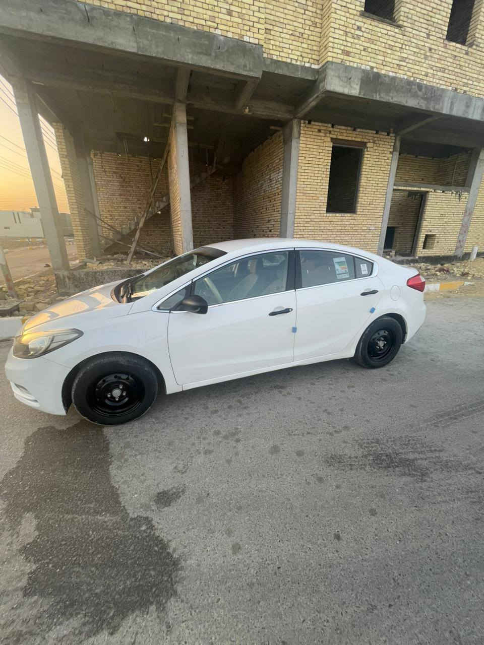 سلام عليكم رمضان كريم  سيراتو خليجي موديل 15 مكفول كفاله عامه من ضربه وتبديل كير كفاله ومحرك كفاله تخم تاير جديد حداديه جديد مكان ناصرية مركز سعر 118 وبيه مجال رقم ***********   كتاب الفحص منشور
