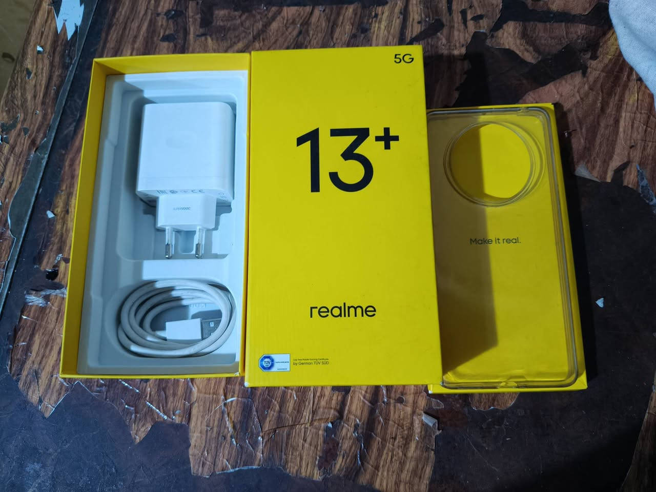 السلام عليكم جهاز ريلمي 13 بلس جهاز مكفول شخط مابي استخدم قليل ذاكره 512 يدعم الشحن السريع 80 واط يدعم 90 فريم بالبوبجي وباقي الألعاب جهاز مواصفاته كلش عاليه وحلوه كامل ملحقاته السعر 300 ويرهم مراوس الاستفسار خاص او وتساب ***********
