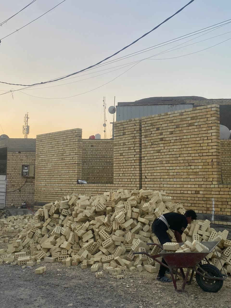 خلفه بناء وكرسته وعمل شغل درجه اولى اتصال *********** *********** ***********
