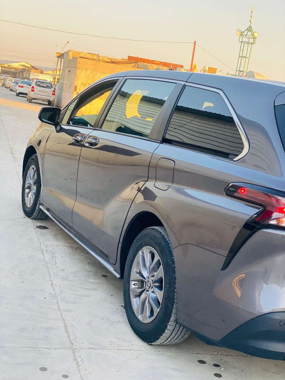 عنوان شيخان معرض هاولاتي
توياتا سينه موديل 2023 رقم دهوك رقم سنوي جديد تا 2031

هايبرد و بنزين بولند سبخ بدون داخل كير محرك شرت درك شفت فول فول موصفات معروف Xle  بسمه سلايته  ***********.    سعر 283 مجال
