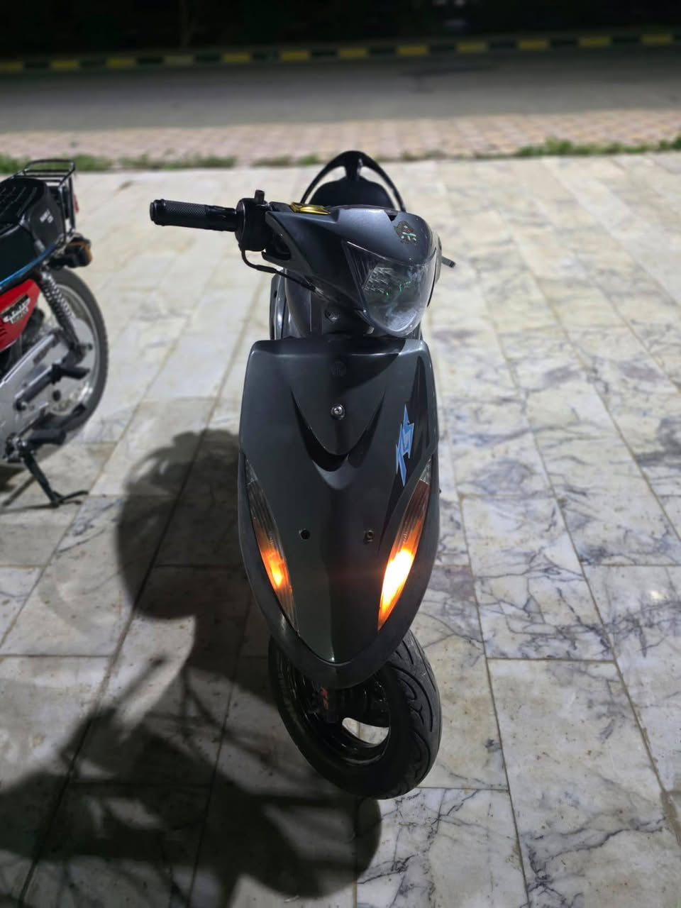 السلام عليكم دراجه للبيع ماكس عدله نضيفه كهربائيات شغاله سلف شغال كلشي شغال بيه السعر 750 وبيه مجال رقم الهاتف *********** ميسان قضاء المجر الكبير
