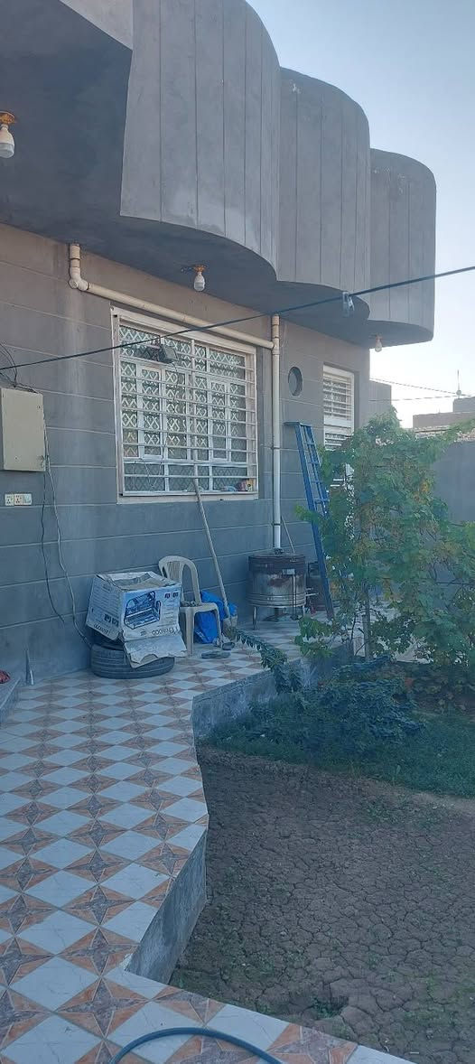 السلام عليكم بيت طابو زراعي سند 25
طريق الديوانية دغارة مساحة 300 متر يبعد عن الشارع العام 80 متر الاتصال  ***********
