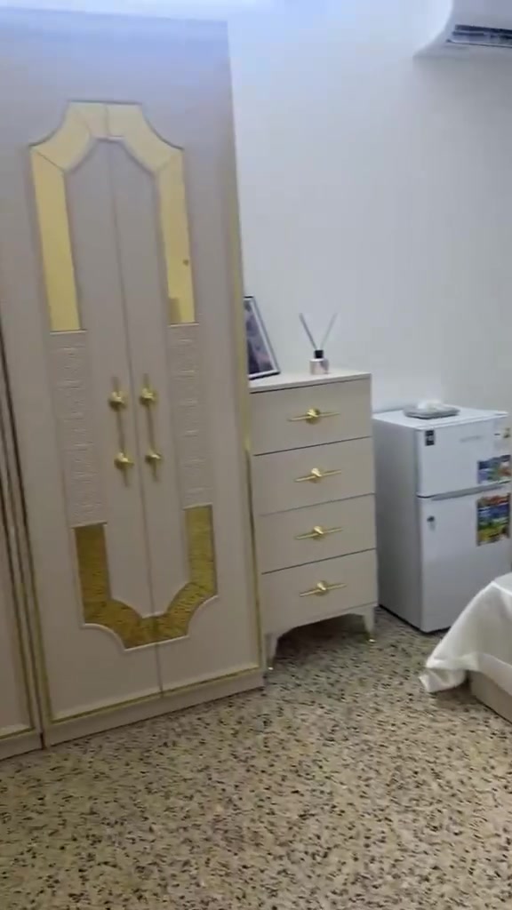 غرفة نوم للبيع بسعر٩٠٠ ليحب يراسل خاص***********
