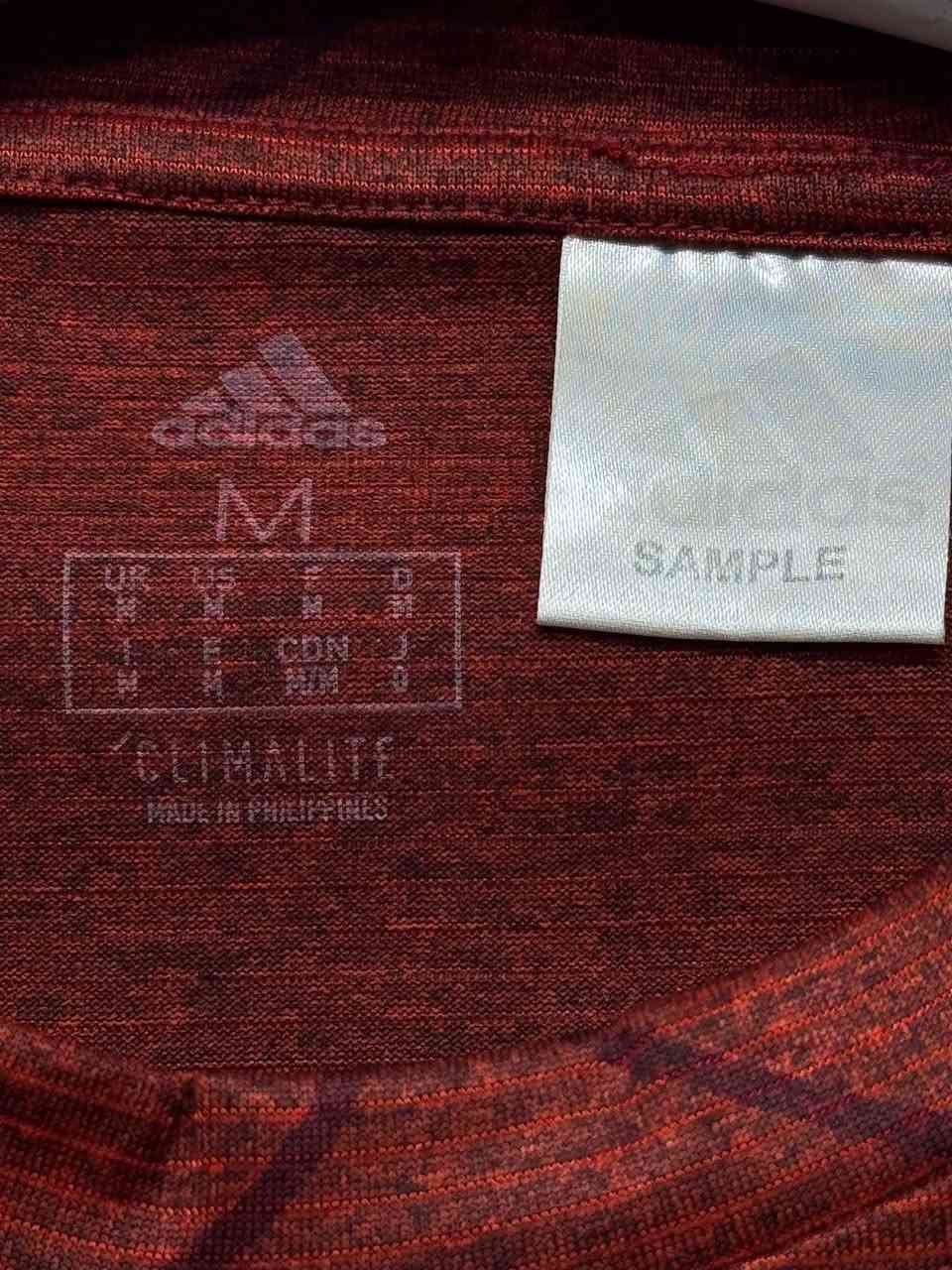تيشيرت adidas اصلي اورجينال نضافة 100‎%‎

قياس : M

MADE IN Pilipinas

  غير مستخدم : adidas SAMPLE

———————————————-

يوجد توصيل 🚚 ( بغداد - محافظات العراق )

☎️رقم الهاتف : ***********

للحجز - دايركت
