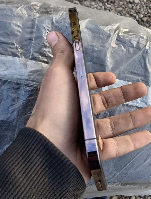 سلام عليكم 14 برو مكس ذاكره 512 جهاز نضيف بس فطر بل ضهر بصيط كلش جهاز AAA اريد مراوس اس24 حسب قناعة مكان جسر دياله قديم رقم /***********
