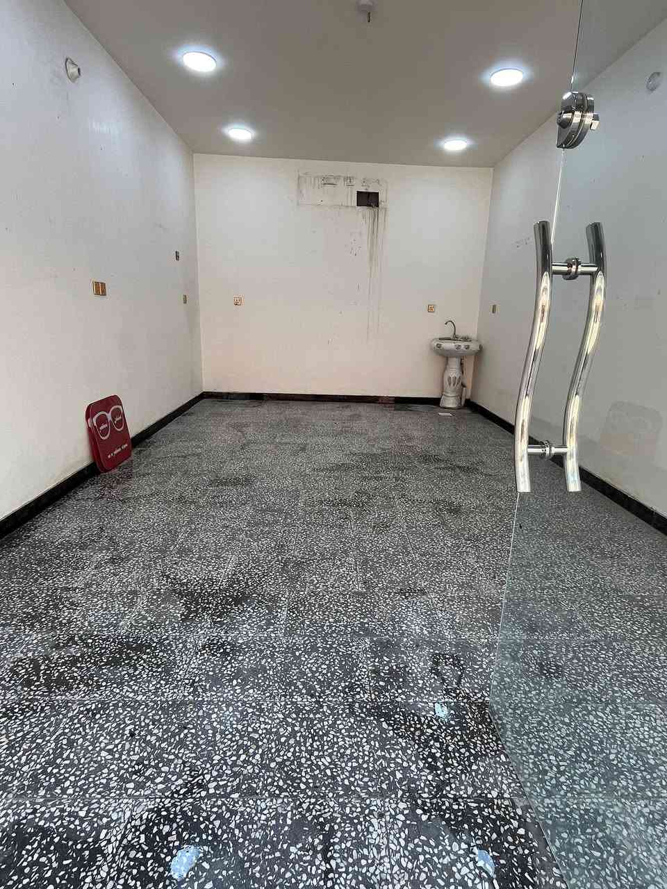 السلام عليكم 
محل للإيجار 
العنوان/الدوره المهديه الأولى / عمارة الحاج حسن شمام الدليمي 
للاستفسار/***********
