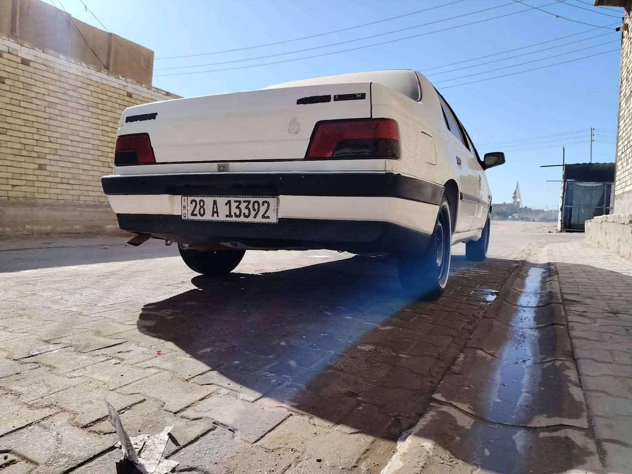 سلام عليكم بيجو 405 مديل 2012 مكفوله من ضربه وصبغ وتبديل مكينه كير حداديه كله جاهزه رقم نجف سعر 46 وبيه مجال لشراي مكان نجف عسكري ‏‪***********‬‏
