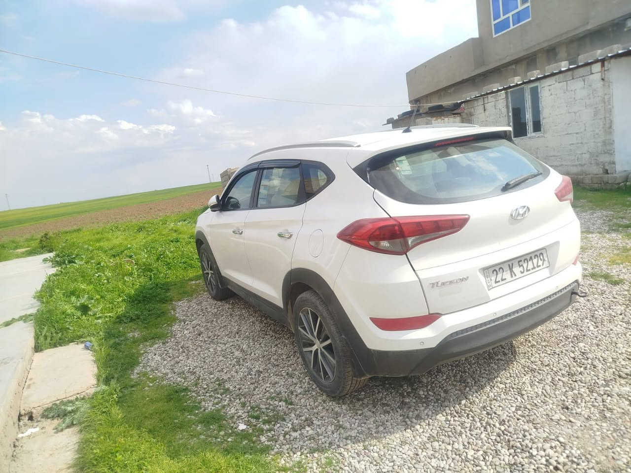 توكسان ٢٠١٧ سعر ١٥٥$
رقم سنويه جديد تحويل وكاله شرط 
كير ومحرك شرط صبغ بس ٢ قطع بوند و جاملوغ 
فول موصفات بس بدون فتحه  اخوان إلي مو شراي لا يتصل رجاء رجاء  ***********
