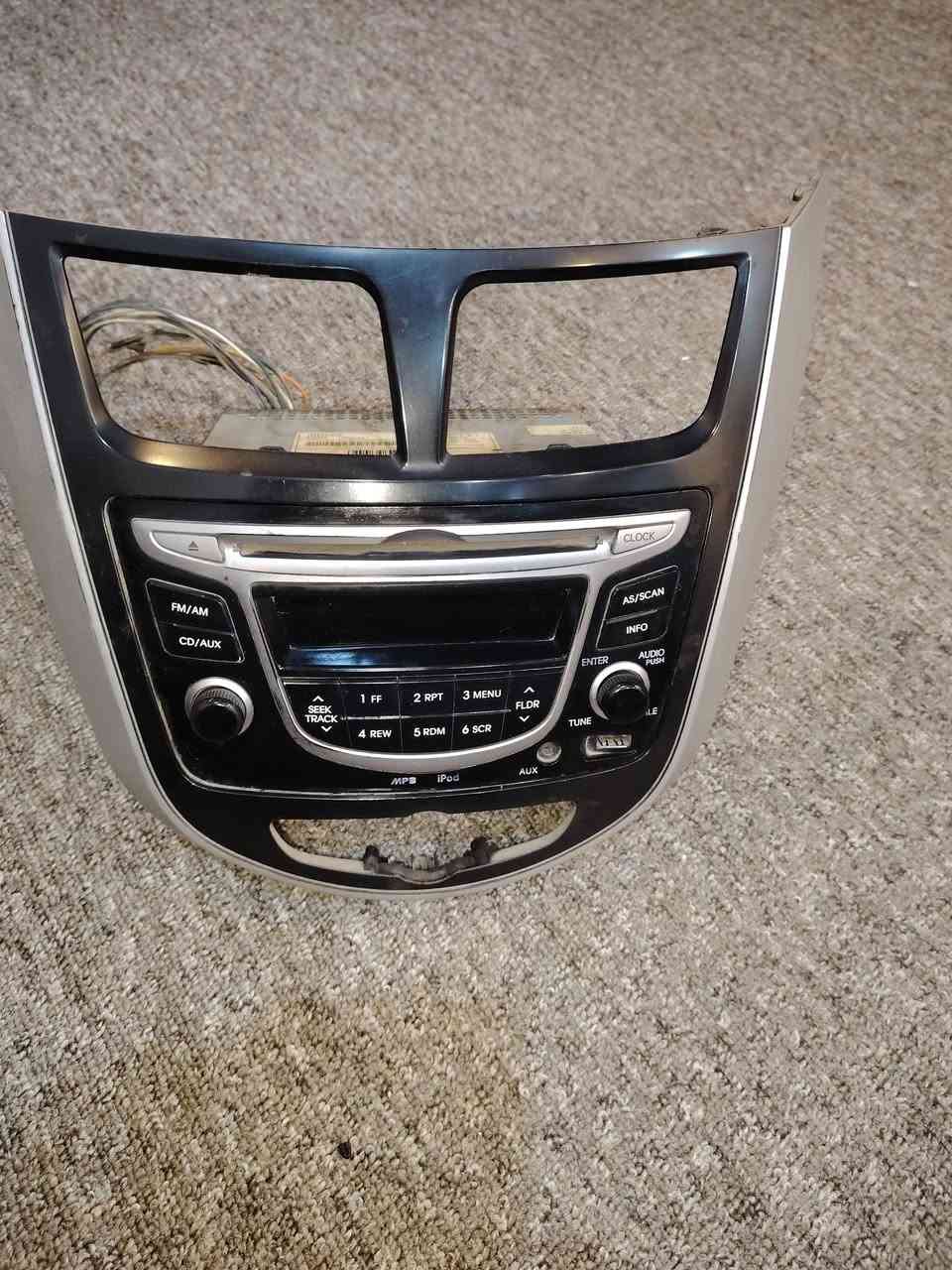 السلام عليكم عندي بطانة صندوك اكسنت مضلع هية وكلبساتة جديدة سعرهة ٣٠ والمسجل ٢٠ والشاشة اندرويد جديدة ممستخدمة حاله حال التاب سعرهة ٤٠ للاتصال ***********
