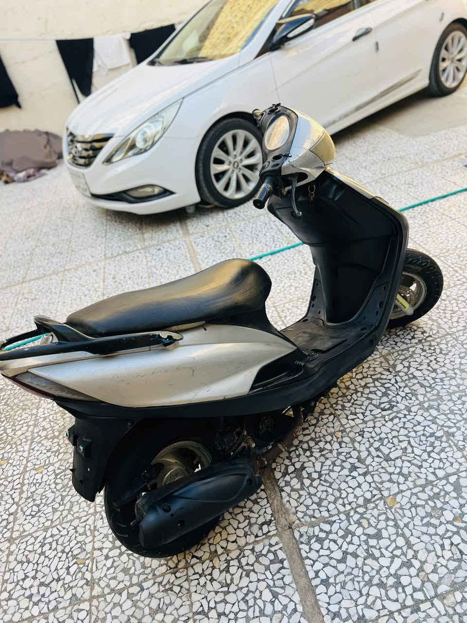 سلام عليكم دراجه للبيع جاهزه كلشي مابيه نكره سلف مال واحد عل باب لله يروح بيه ويجي سعر 300 وبيه مجال الطيبين مكاني كوفه لاتصال *********** بي واتساب
