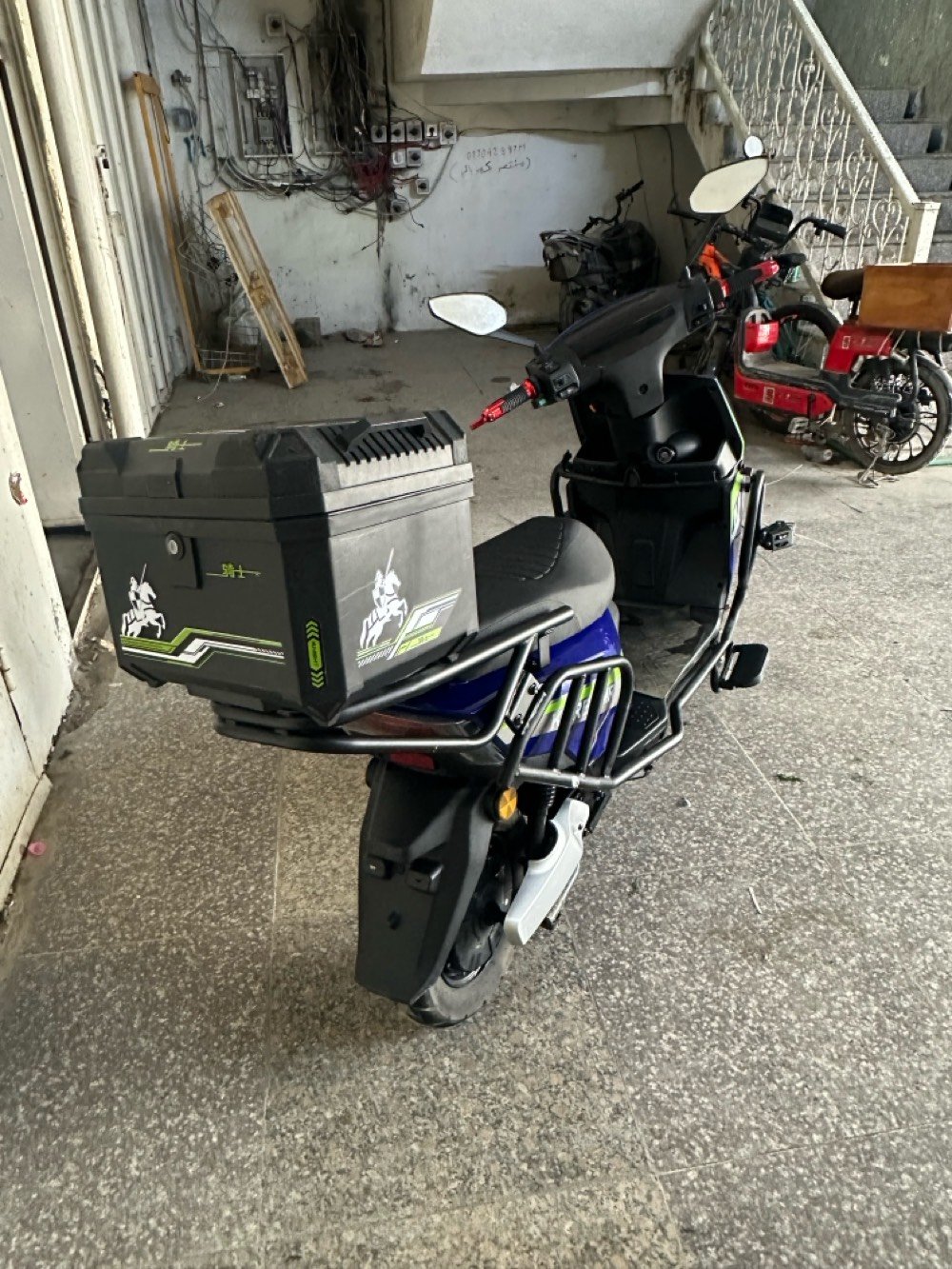 
ما هو الموديل والسنة لهذه الدراجة؟: 
دراجه نوع كوريا 
كم المسافة التي قطعتها الدراجة (كم)؟: 
استعمال مده شهر ونصف
ما هو سعر البيع المطلوب؟: 
٨٠٠الف
أين يقع مكان الدراجة للمعاينة؟: 
بغداد الاعظميه
هل هناك إمكانية للتفاوض على السعر؟: 
نعم 