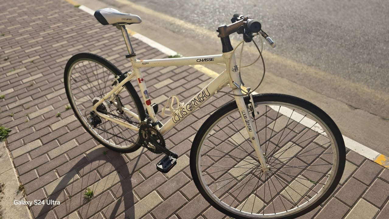 ميحتاج اشرح على هاذا الغزال الماركه معروفه
كلشي واضح بالتصوير والتجربه النضافه واضحه كلشي بلادي من الشركه ***********
