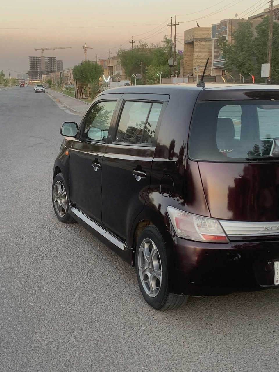 السلام عليكم ديهاتسو ماتريا ياباني 2008 بسمي 
كير مكينه تمام 
مصبوغه بسبب جراد 
تخم تاير مشط كله جديد 
سياره حلوو استخدام يومي 
مكاني بغداد الكرخ نفق شرطه 
غراض سياره كلها متوفره 
سعر 54 بيها مجال بسيط 
***********
