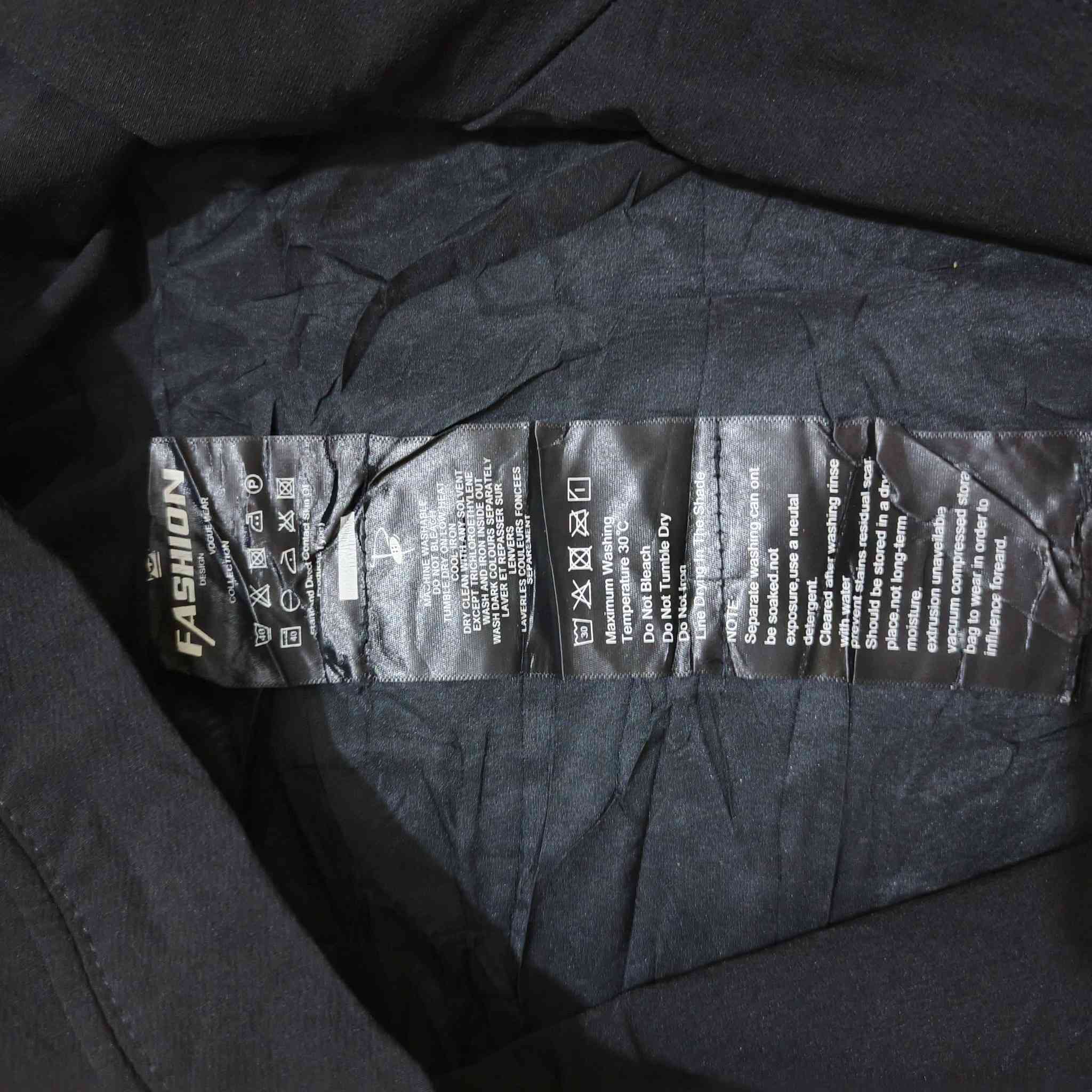 متوفر قطعتين سويتر قياس L سعره 8 الف
قمصله قياس XL  قالب صغير سعره 15 الف 
يوجد توصيل جميع محافظات 3 الف


**إذا كنت صاحب هذا الإعلان وتريد حذفه لأي سبب، رجاءا أرسل رسالة إلى الدعم الفني**