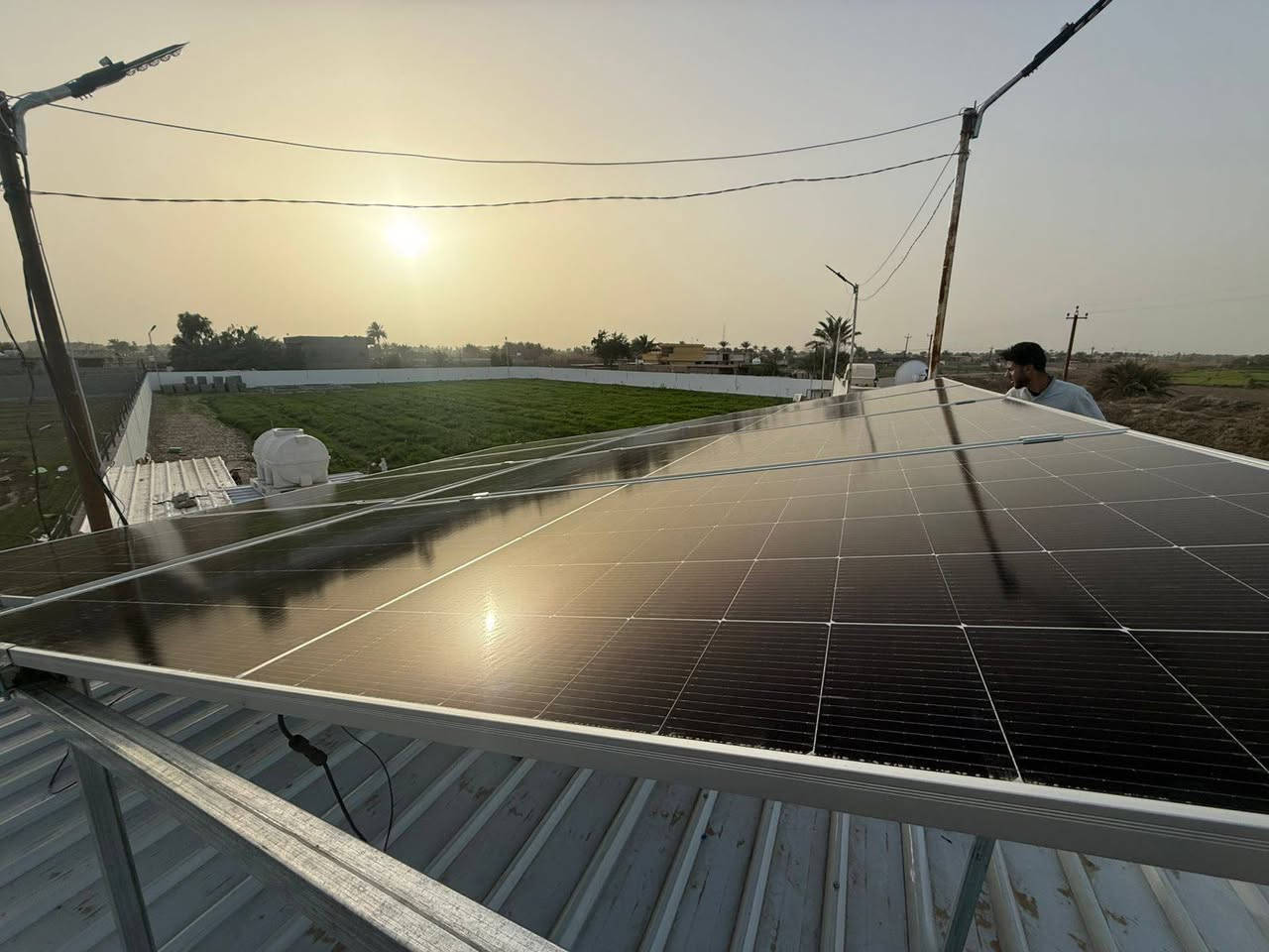 بسم الله الرحمن الرحيم تستمر كوادر الجزيره للطاقه الشمسيه لنصب منظومات في مختلف انحاء العراق  تم ربط  بقدره 16 امبير   ليلي  نهاري وباستخدام بطاريه  بحجم  16 كيلو واط وبضمان لمده 5 سنوات وانفيرتر حجم 6 كيلو واط  بضمان سنتين ومع خاصية الربط الذكي والتوافقيه بين الانفيرتر والبطارية لمنع حدوث اعطال وانقطاع الكهرباء و 8 الواح نوع لونجي620  واط بضمان 15 سنه كل ذالك وبسعر تنافسي وفي متناول الجميع ان شاء الله وذالك لتقليل عناء انقطاع الكهرباء عن المواطنين  للاستفسار والتواصل الاتصال على الارقام التالية‏ معين‏‪***********‬‏ ملاحظه يتوفر لدينا اقساط المريح لمده 18 شهر مقدمه وبدون مقدمه
