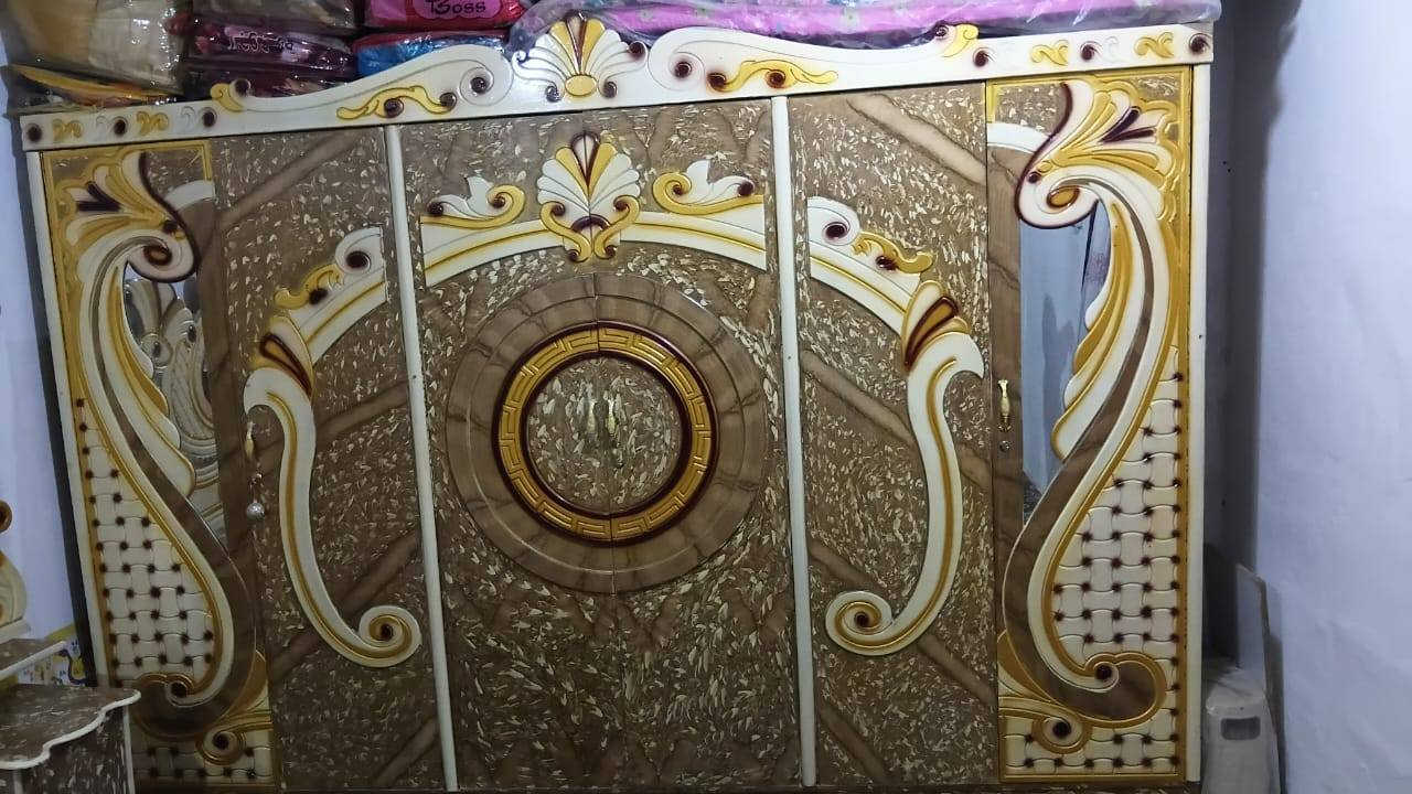 السلام عليكم غرفه اخشاب للبيع نظيفه نظافه 90% غرفه ما مستخدمه هواي رايت 900 وبيها مجال رقم ***********
