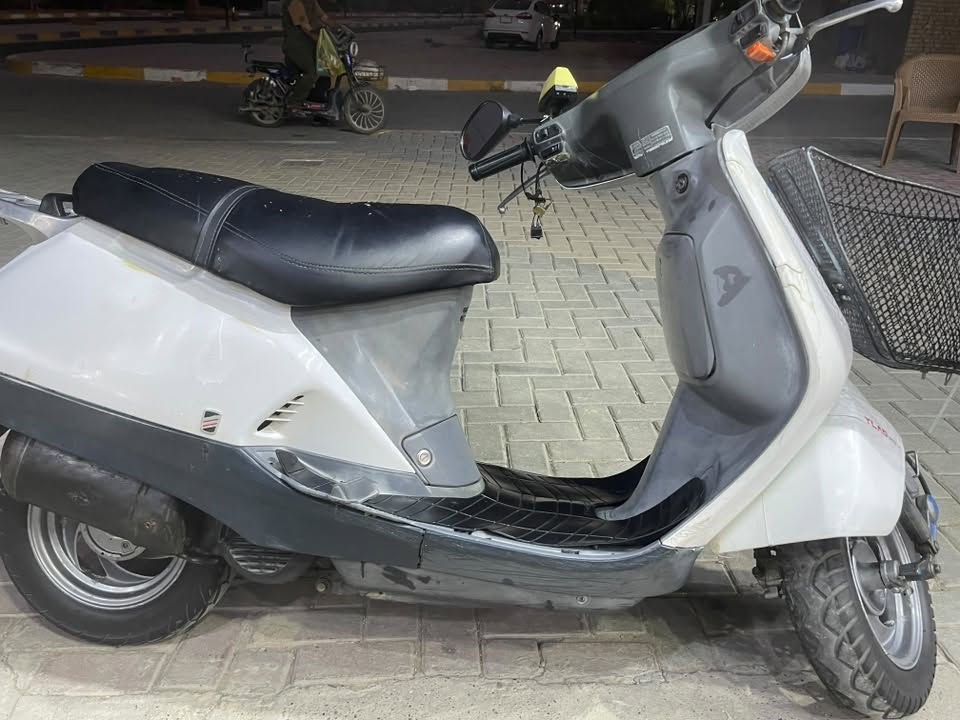 السلام عليكم متوفر درجة للبيع الدرجة خير من الله ما بيها اي نقص شغل وطلع مال جناي فول كلشي ما ناقصها وسعر مناسب 230 وبيها مجال لشراي رقم ***********
