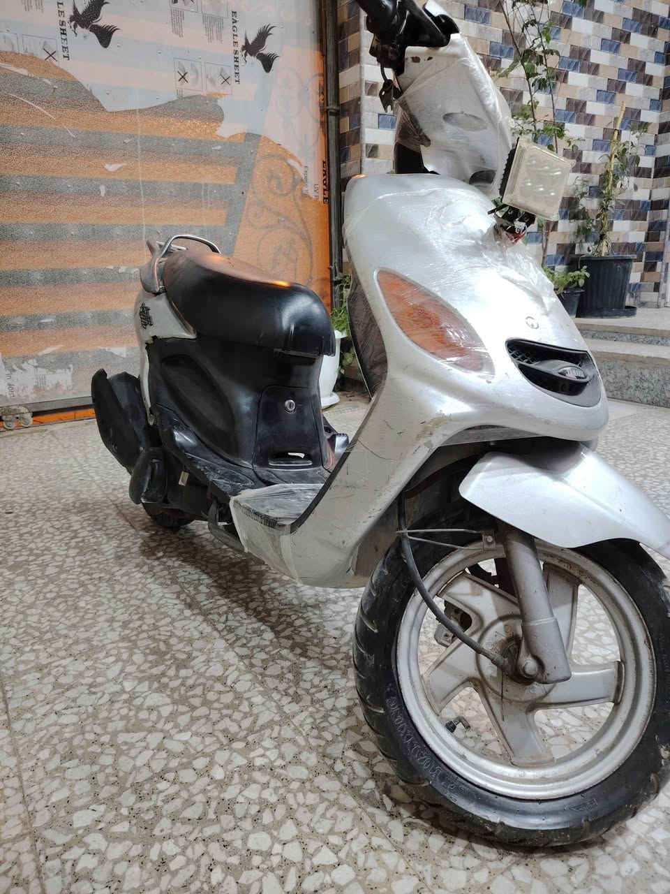 السلام عليكم دراجه اكزز كالشي بيهى شغال اشاير شغاله تايرات جدد نقصهى بس سلف السعر 250 الف وبيهى مجال مكاني كربلاء الحر *********** ترهم مراوس
