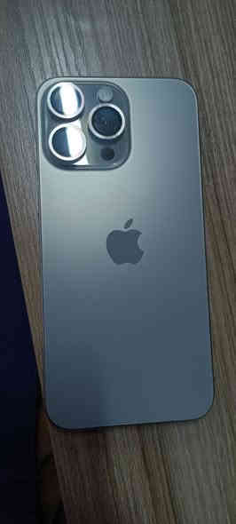 للبيع 15برو ماكس بطاريه 85 ذاكره 256 مبدله شاشه فقط جهاز لو شخط مابيه حيل نضيف سعر 790 الف  مكاني تكريت القادسيه هـ/***********
