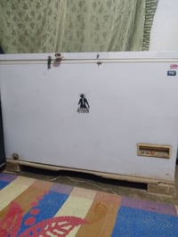 مجمده للبيع السعر 250 07810353418