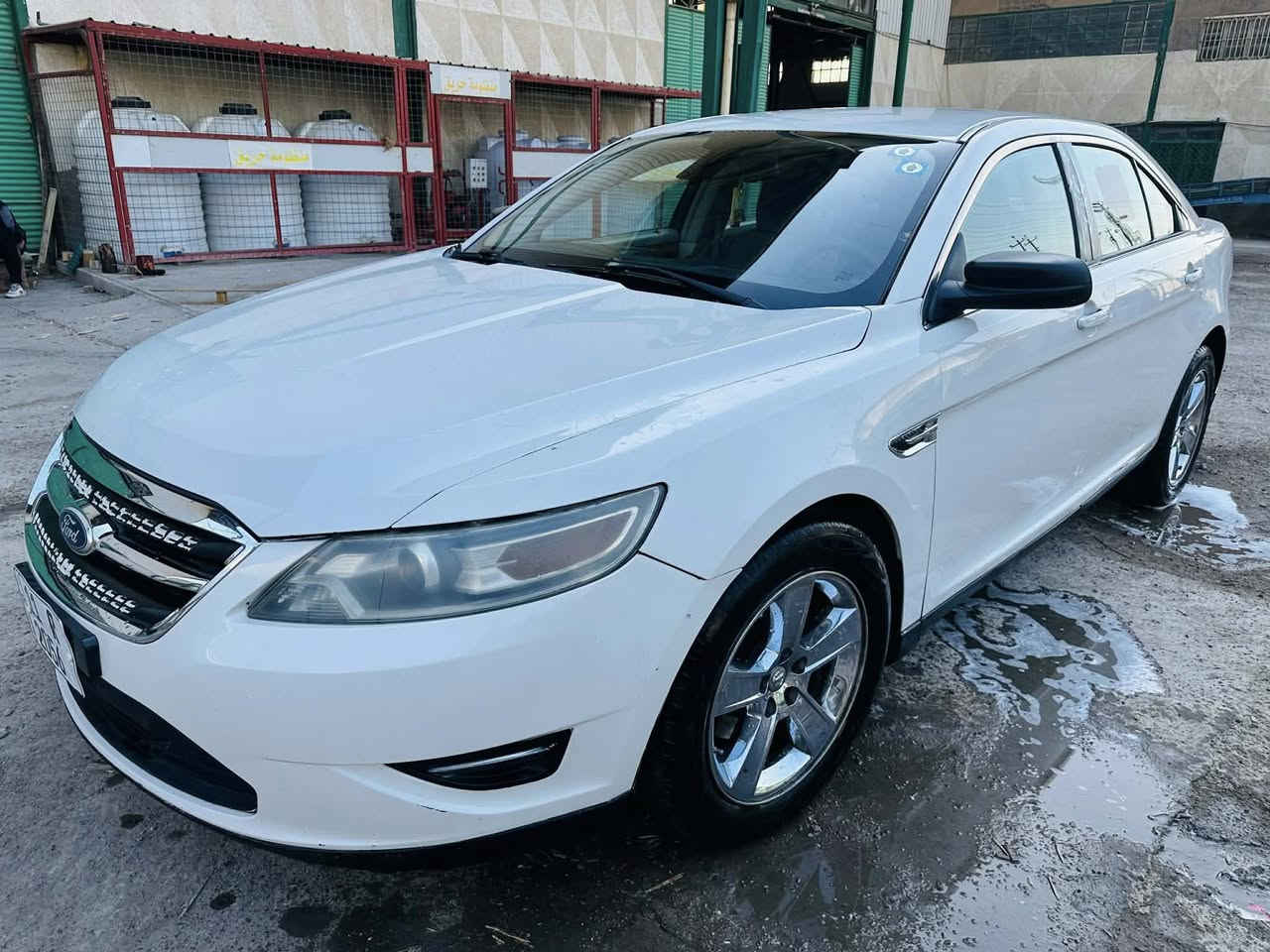 السَلٱمٌ عـَلـْيگمّ
فورد تورس 2011

محرك 6 سلندر  
حجم محرك 3700

لايتات زنون 

 تحكم استيرن

 تبريد ثلج قطعتين منضومه تبريد كله جديد 

كير محرك جديد 
تخم تايرات جديد

‏كهربائيات كله شغال 
شرط سياره جاهزه
سياره مابي نواقص 
بدون مصرف 
صبغ دعاميه فقط
رقم بغداد دولي بسمي
هزه جديده
السعر 105
العنوان بغداد الحسينية 
***********
